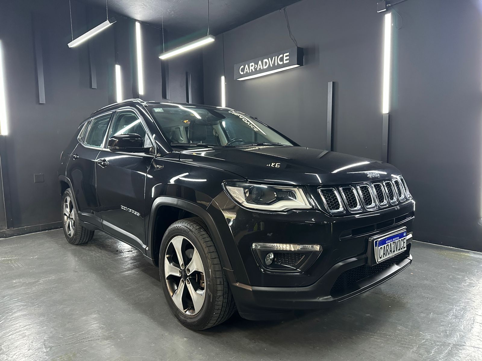 JEEP COMPASS 2.4 LONGITUDE AT6 4X2 L18