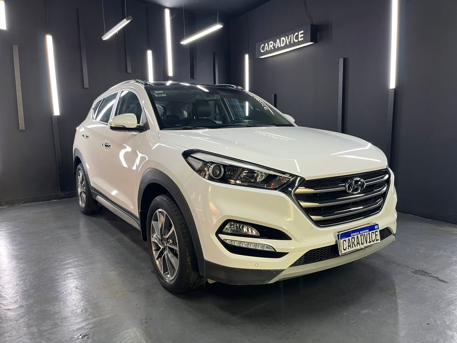 HYUNDAI TUCSON 2.0 4X4 PREMIUM AT L16