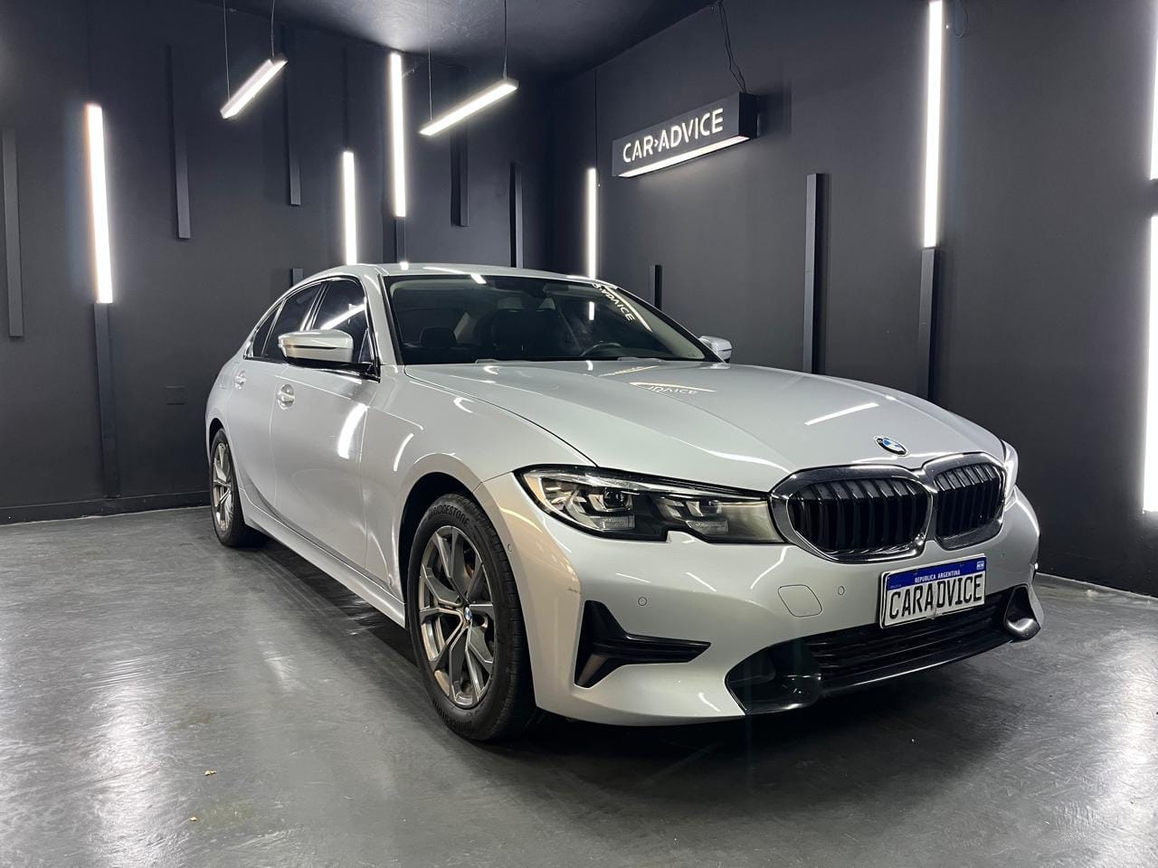BMW 320 I SEDAN SPORTLINE