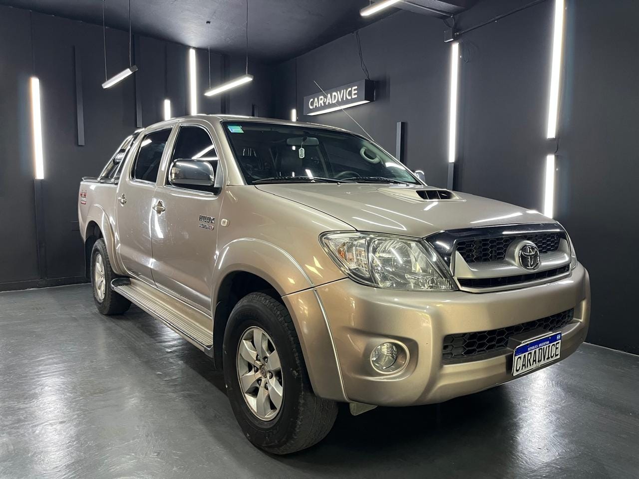 TOYOTA HILUX 3.0 TDI 4X4 DC SRV CUERO L12