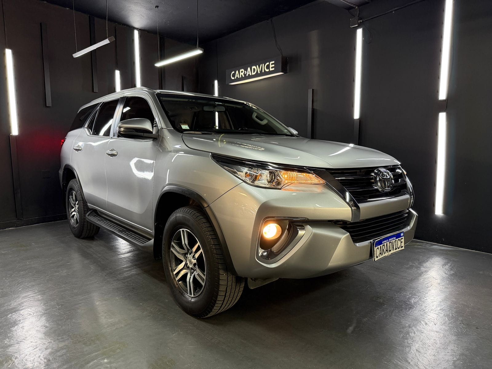 TOYOTA SW4 TDI SR AT L16